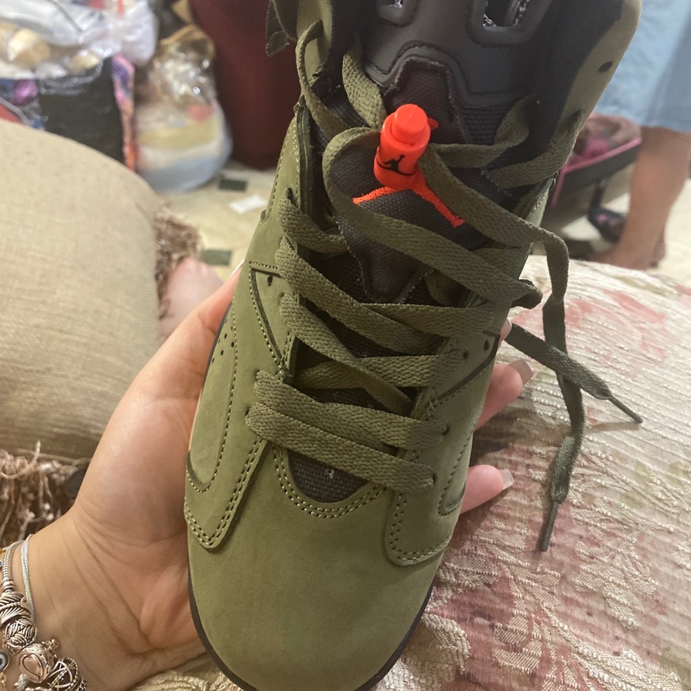 TRAVIS SCOTT 6s - Picture 3 of 4